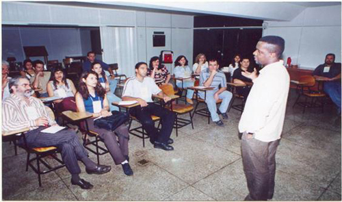 Palestra sobre o trabalho dos catadores para empresários de BH