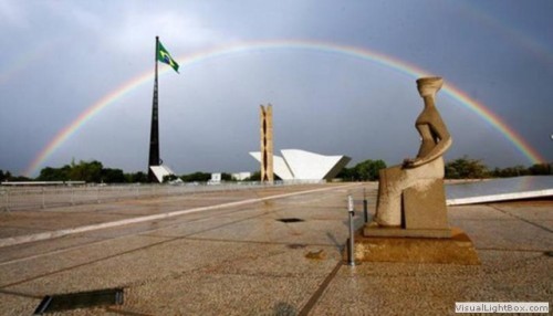 A praça não é do povo