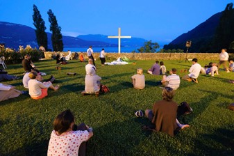 Foto RCC Oração ar livre